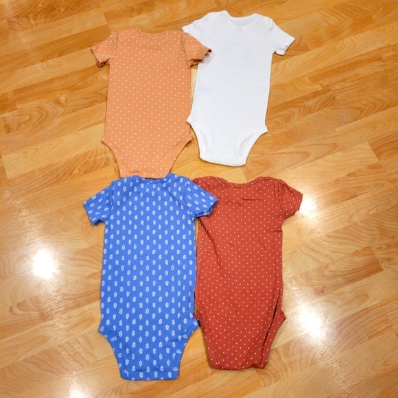 Carter's Short Sleeve Onesie Bundle Size 24 Months - Picture 7 of 7